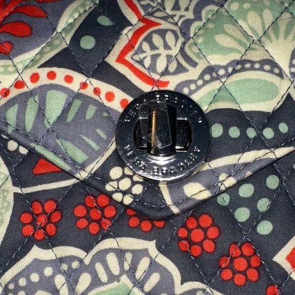 Vera Bradley Nomadic Floral Wristlet - Picture 4 of 8